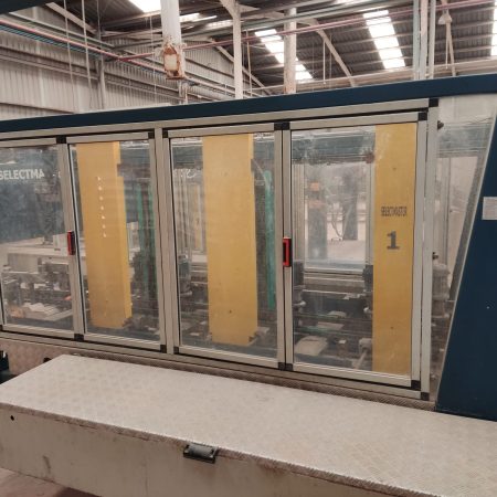 3e2b24_998f5b1651334f618b612ee4ec360f97mv2